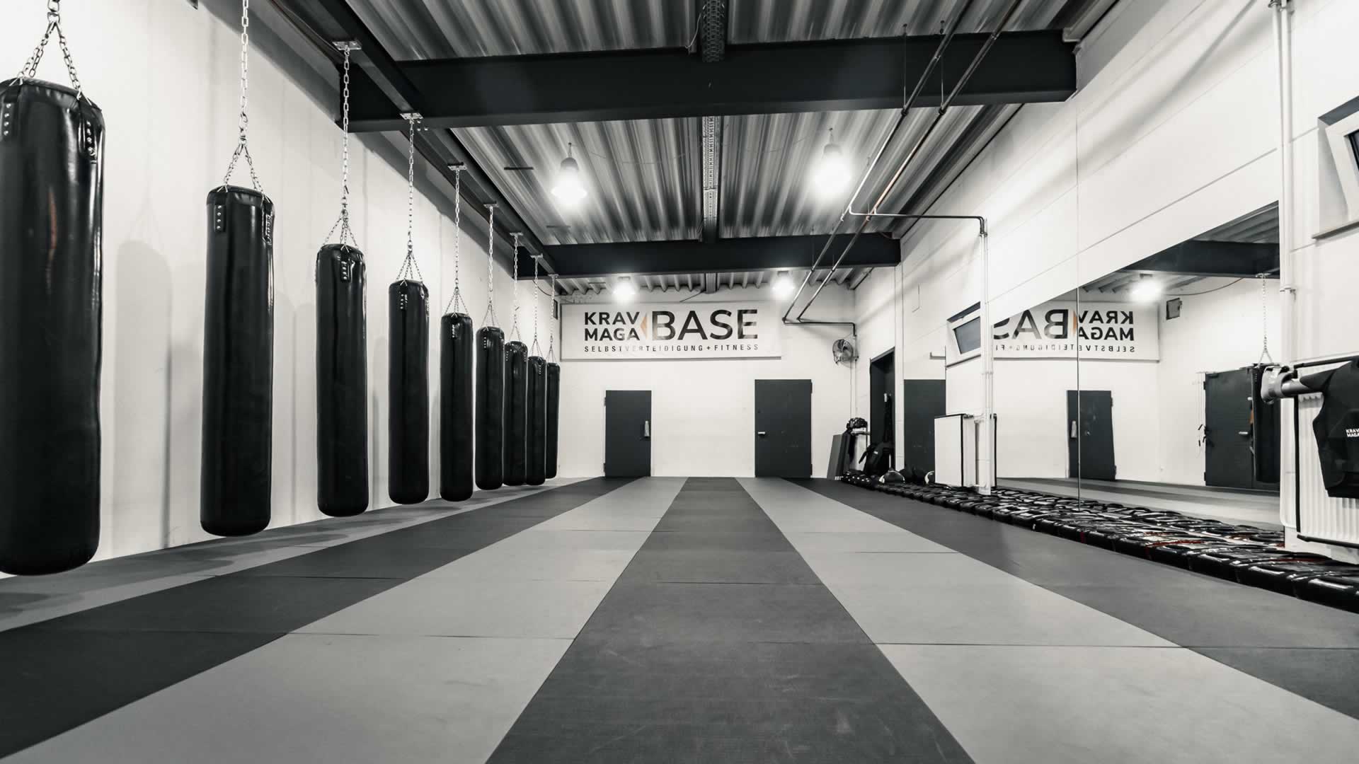 Optimale Ausstattung in der riesigen Trainingshalle